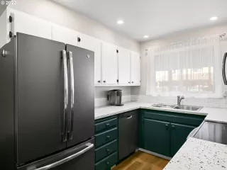 Photo #4: 22610864 Listing