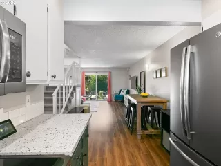 Photo #6: 22610864 Listing