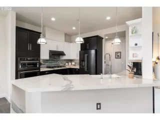 Photo #3: 22611410 Listing