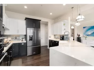 Photo #5: 22611410 Listing