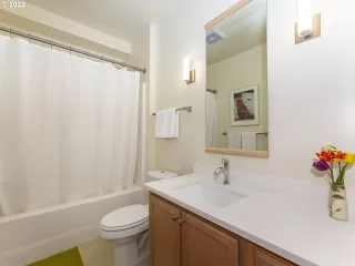 Photo #4: 22612200 Listing