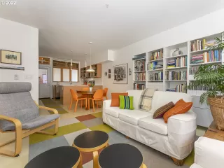 Photo #6: 22612200 Listing