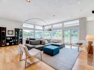 Photo #4: 22612371 Listing