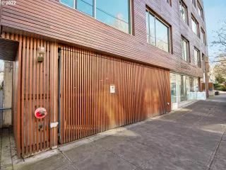 Photo #1: 22612492 Listing 