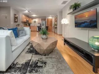 Photo #3: 22612699 Listing