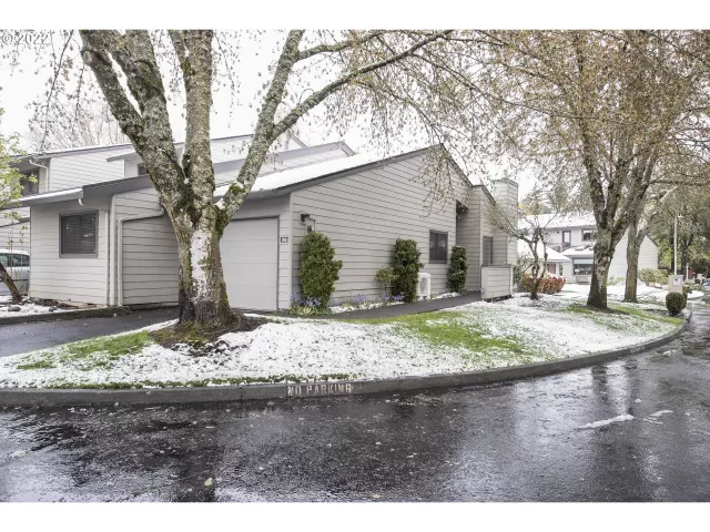 MLS: 22613059 Condo For Sale