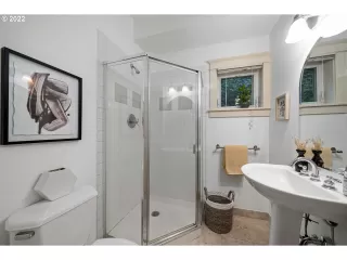 Photo #6: 22613815 Listing