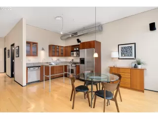 Photo #5: 22613898 Listing 