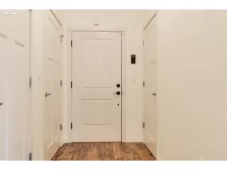 Photo #4: 22614408 Listing