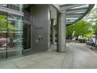 Photo #6: 22614722 Listing