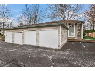 Photo #3: 22615410 Listing