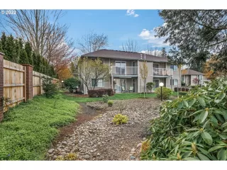 Photo #4: 22615410 Listing