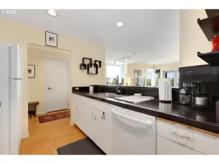 Photo #6: 22616930 Listing