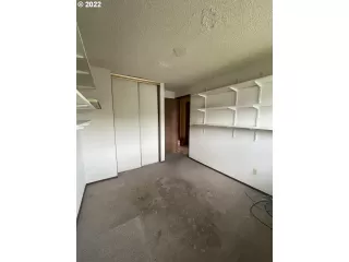 Photo #5: 22617716 Listing