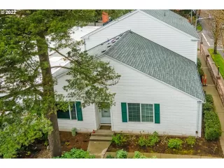 Photo #5: 22618624 Listing