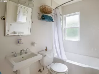 Photo #6: 22619208 Listing