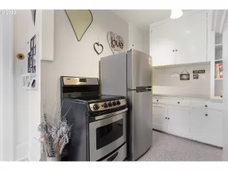 Photo #3: 22621330 Listing