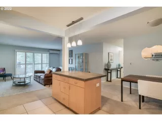 Photo #2: 22621543 Listing