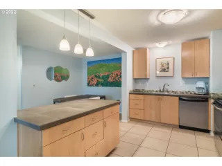 Photo #3: 22621543 Listing