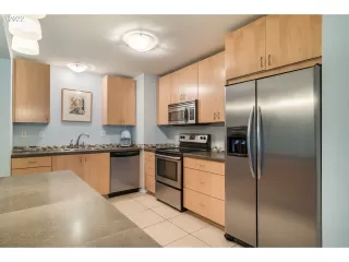 Photo #4: 22621543 Listing