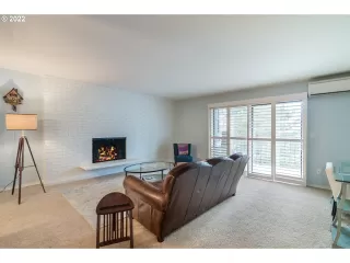 Photo #5: 22621543 Listing