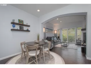 Photo #5: 22621748 Listing 