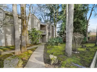 Photo #4: 22622084 Listing