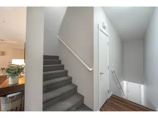 Photo #4: 22623272 Listing