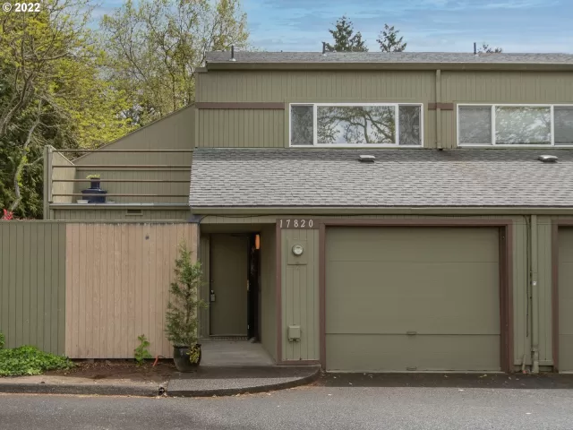 MLS: 22623771 Condo For Sale