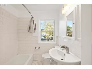 Photo #6: 22624058 Listing 