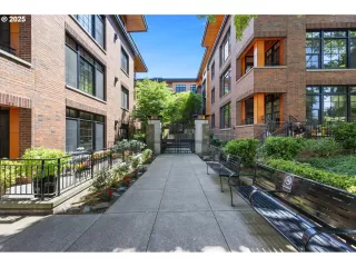 Photo #1: 226240584 Listing 