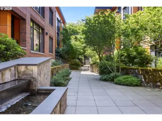 Photo #5: 226240584 Listing 