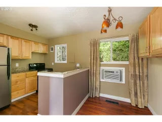 Photo #4: 22624419 Listing