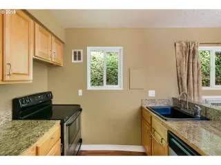 Photo #5: 22624419 Listing