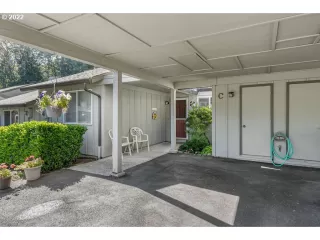 Photo #4: 22624488 Listing