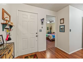 Photo #6: 22624488 Listing