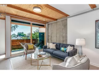 Photo #2: 22625024 Listing