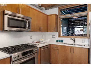 Photo #6: 22625024 Listing