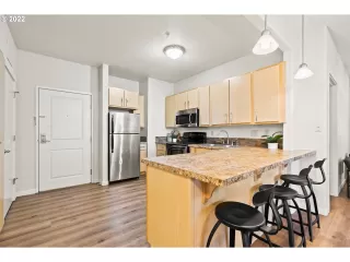 Photo #4: 22625917 Listing