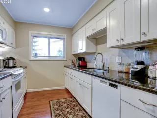 Photo #5: 22626762 Listing