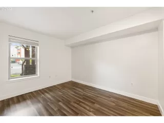 Photo #4: 22627060 Listing