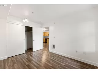 Photo #5: 22627060 Listing