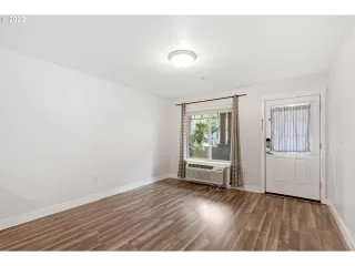 Photo #6: 22627060 Listing