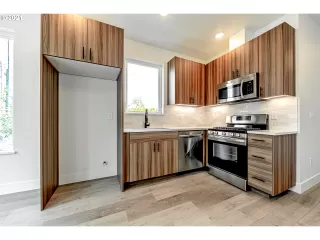 Photo #5: 22627207 Listing