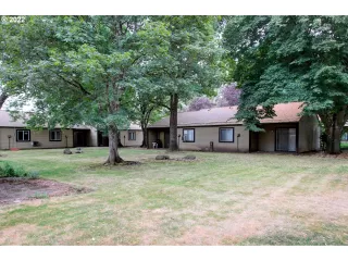 Photo #5: 22627739 Listing