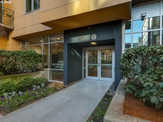 Photo #4: 22628975 Listing