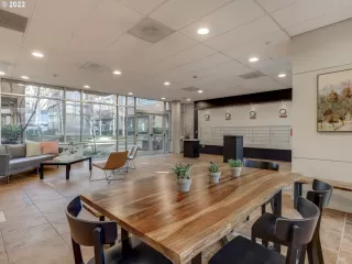 Photo #5: 22628975 Listing