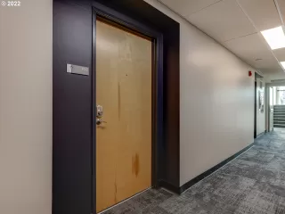 Photo #6: 22628975 Listing