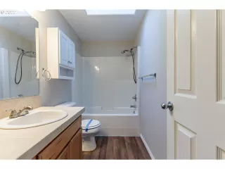 Photo #3: 22629399 Listing