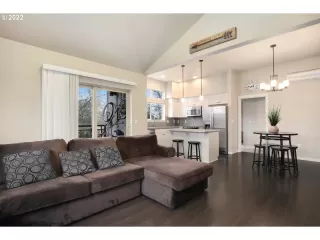 Photo #6: 22629489 Listing